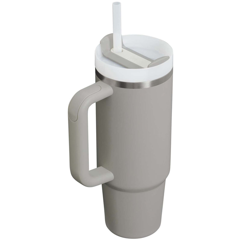 Bicchiere isolato Stanley Quencher® H2.0 FlowState™ 890 ml in acciaio inox riciclato personalizzato con logo - Pubblienne
