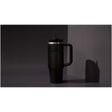 Bicchiere isolato Stanley Quencher® H2.0 FlowState™ 890 ml in acciaio inox riciclato personalizzato con logo - Pubblienne