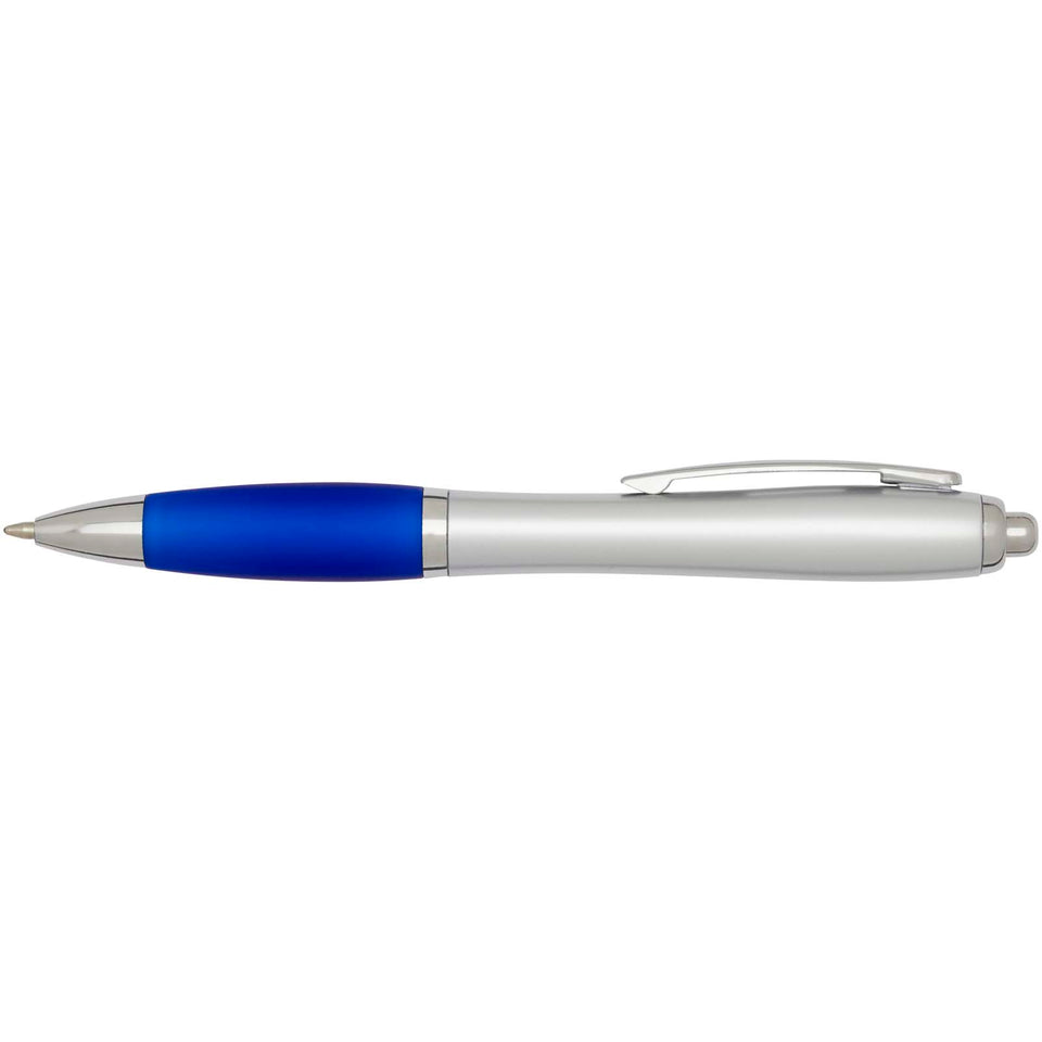 Penna a sfera in plastica riciclata certificata RCS con fusto argentato e impugnatura colorata (inchiostro nero) Nash personalizzato con logo - Pubblienne
