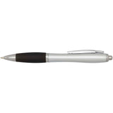 Penna a sfera in plastica riciclata certificata RCS con fusto argentato e impugnatura colorata (inchiostro nero) Nash personalizzato con logo - Pubblienne