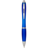 Penna a sfera in plastica riciclata certificata RCS con fusto e impugnatura colorati (inchiostro blu) Nash personalizzato con logo - Pubblienne