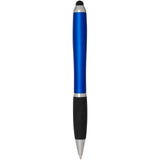 Penna a sfera con pennino plastica riciclata RCS con fusto colorato e impugnatura di colore nero (inchiostro blu) Nash personalizzato con logo - Pubblienne