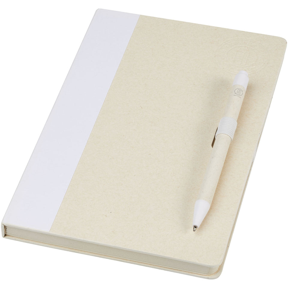 Set blocco note formato A5 e penna a sfera Dairy Dream realizzati con cartoni del latte riciclati personalizzato con logo - Pubblienne