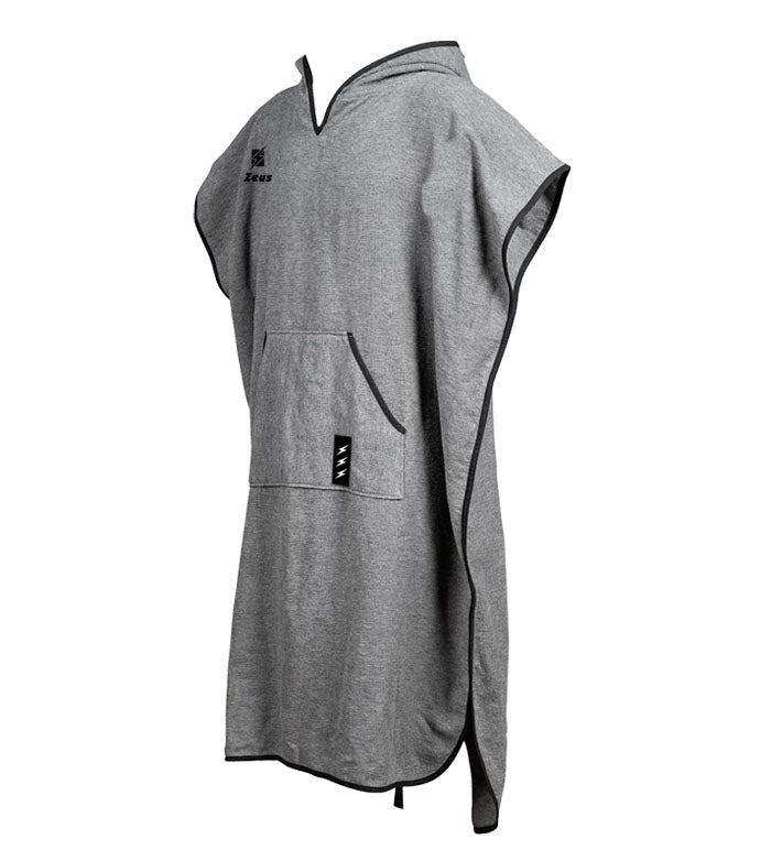 https://www.zeusport.it/public/prodotti/1183_23_poncho%20grigio.jpg