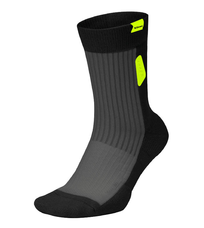 https://www.zeusport.it/public/prodotti/1188_2_calza%20walk%20nera.jpg