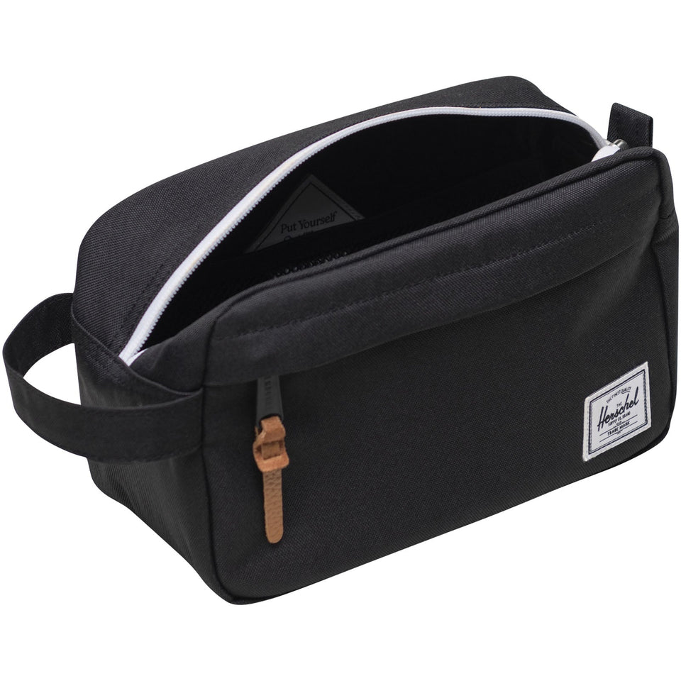 Kit da viaggio Herschel Chapter recycled personalizzato con logo - Pubblienne