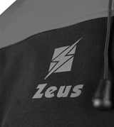 https://www.zeusport.it/public//prodotti/1224_2_SMANICATO-SOFTSHELL-NERO-DETTAGLIO-CORREZIONE.jpg
