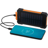 Robusto power bank a energia solare da 5.000 mAh e 10 W in plastica riciclata con torcia incorporata Altair personalizzato con logo - Pubblienne
