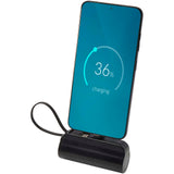 Power bank Tipo-C da 5.000 mAh e 10 W in plastica riciclata con supporto ribaltabile integrato e cavo 2 in 1 Alnair personalizzato con logo - Pubblienne