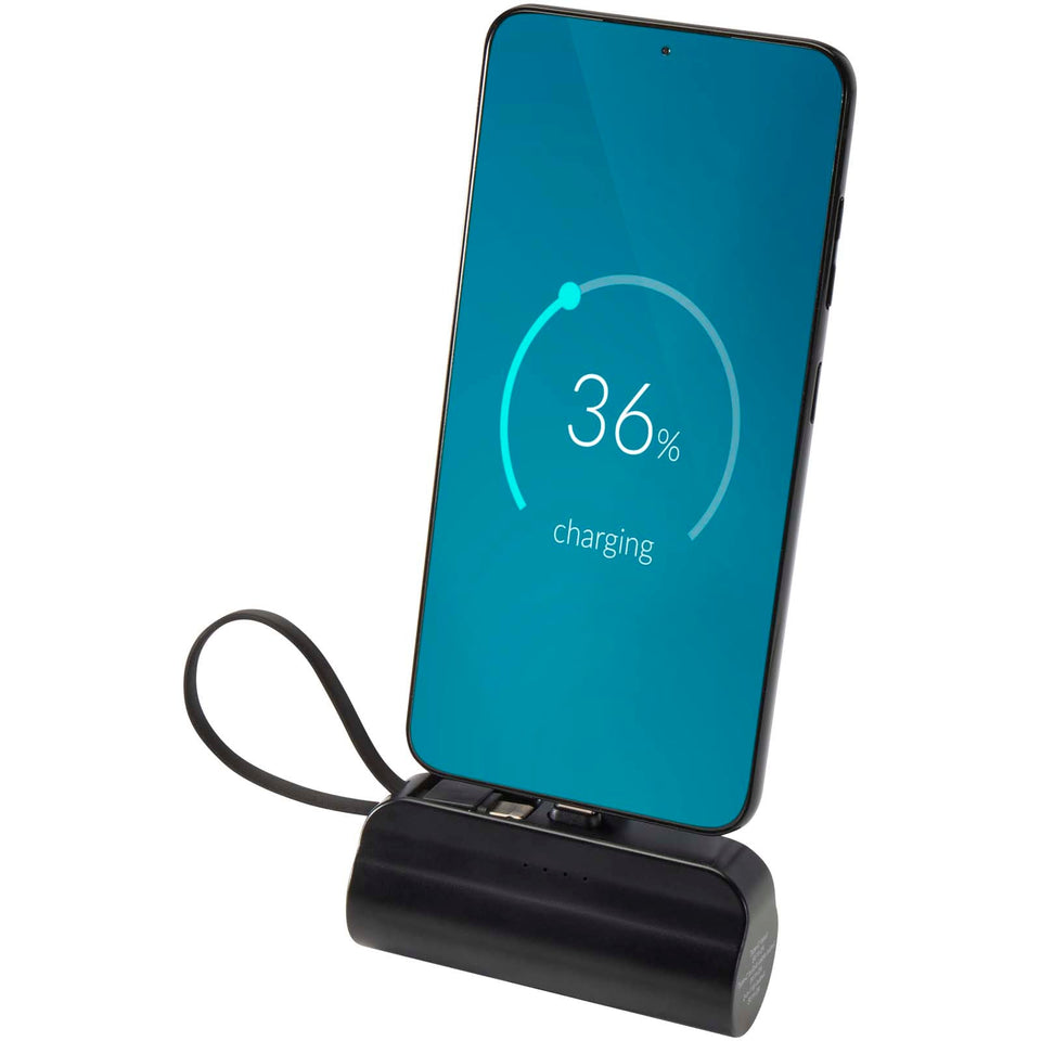 Power bank Tipo-C da 5.000 mAh e 10 W in plastica riciclata con supporto ribaltabile integrato e cavo 2 in 1 Alnair personalizzato con logo - Pubblienne
