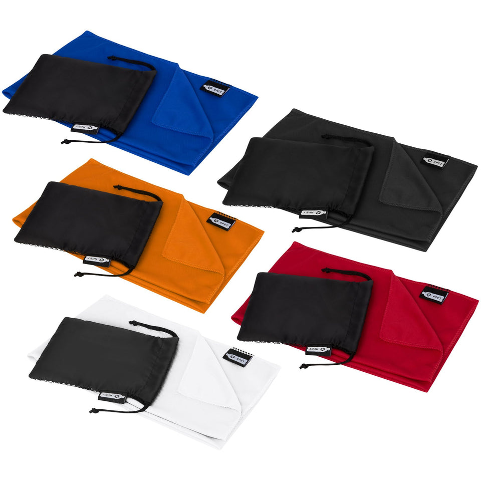 Asciugamano sportivo Raquel di raffreddamento in PET riciclato con pouch 80 x 30 cm personalizzato con logo - Pubblienne