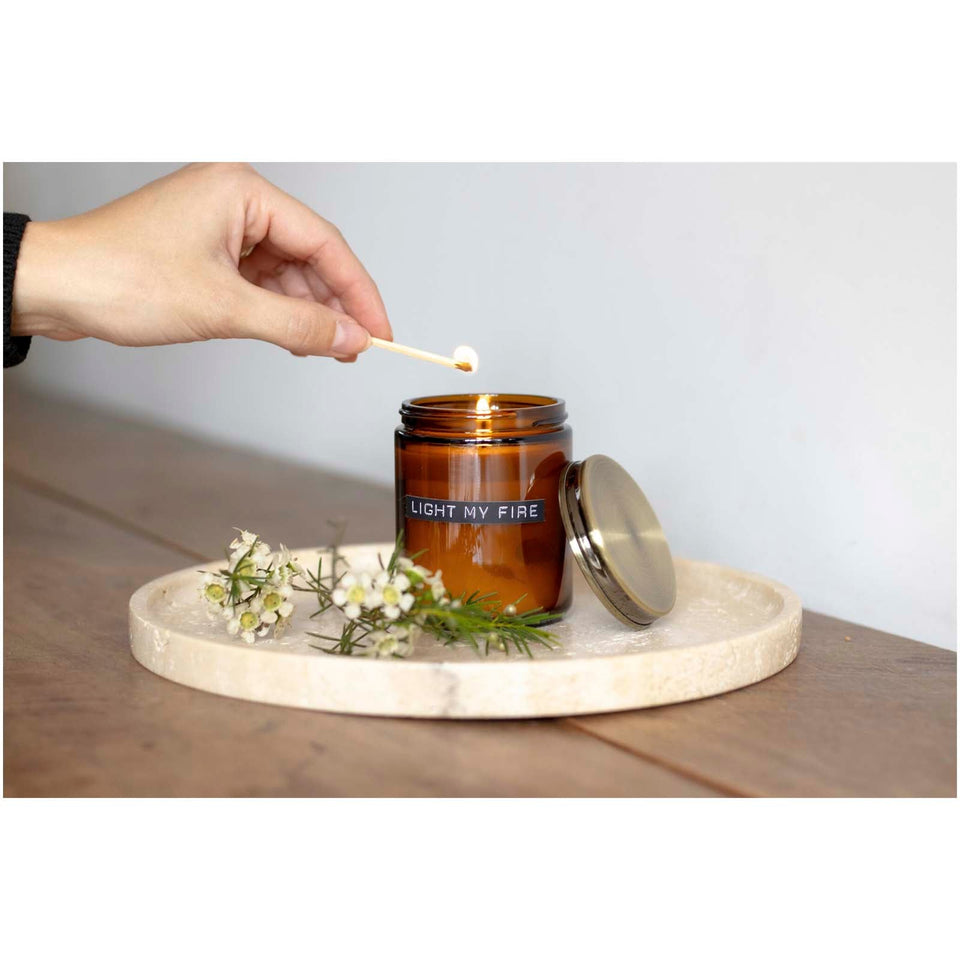 Candela profumata al legno di cedro formato medio Wellmark personalizzato con logo - Pubblienne