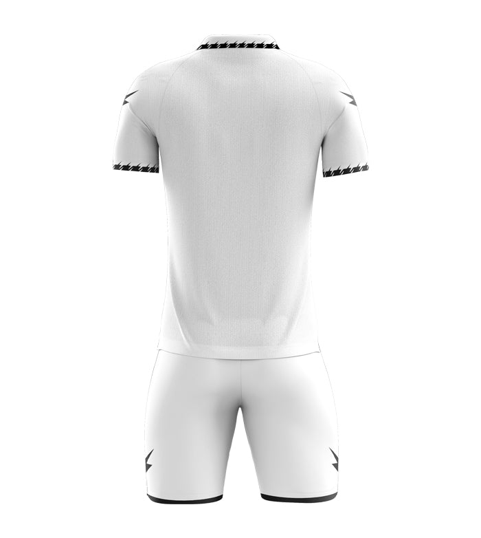 https://www.zeusport.it/public//prodotti/1342_4_KIT-SAL23-BIANCO-NERO-RETRO.jpg