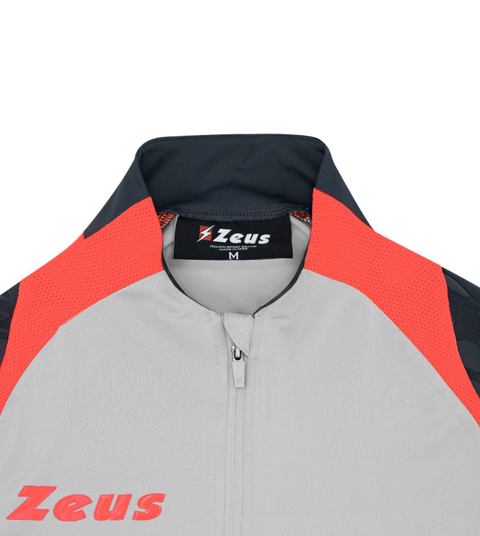 https://www.zeusport.it/public//prodotti/1633_60_Tuta-Training-Galaxy-silver-dettaglio-01-CORREZIONE.jpg