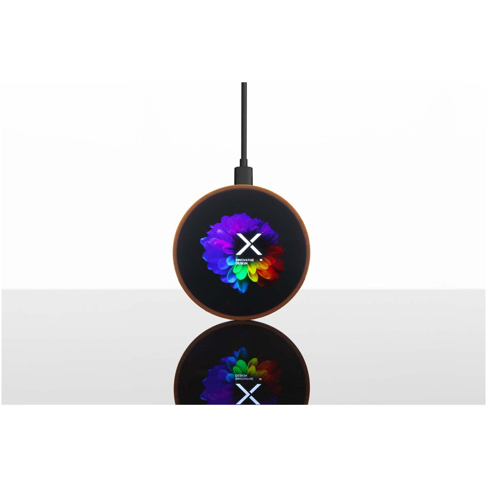 Stazione di ricarica wireless in legno SCX.design W13 da 10 W personalizzato con logo - Pubblienne