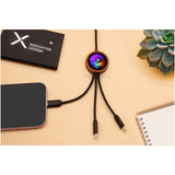 Cavo di ricarica da 40 W 5 in 1 in rPET riciclato con logo luminoso e custodia rotonda in legno SCX.design C37 personalizzato con logo - Pubblienne
